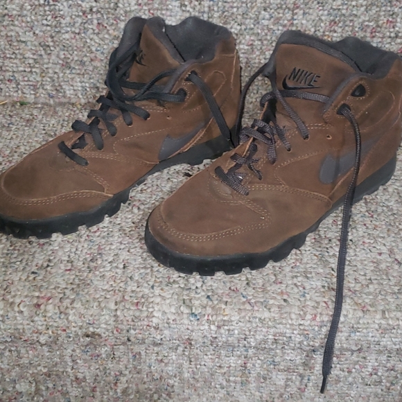Nike Other - Vintage Nike Suede Hiking Boot Caldera Aztec